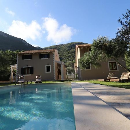 Doukádes Theonymfi Luxury Villas מראה חיצוני תמונה