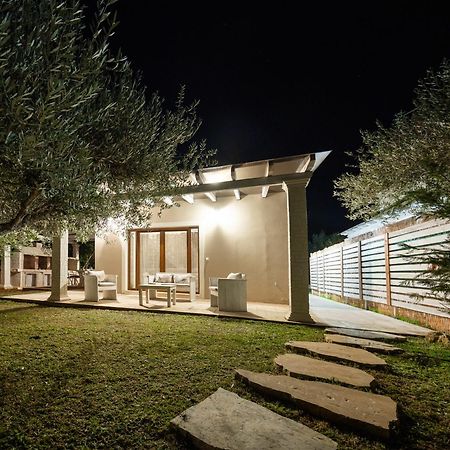 Doukádes Theonymfi Luxury Villas מראה חיצוני תמונה