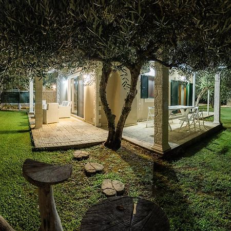 Doukádes Theonymfi Luxury Villas מראה חיצוני תמונה