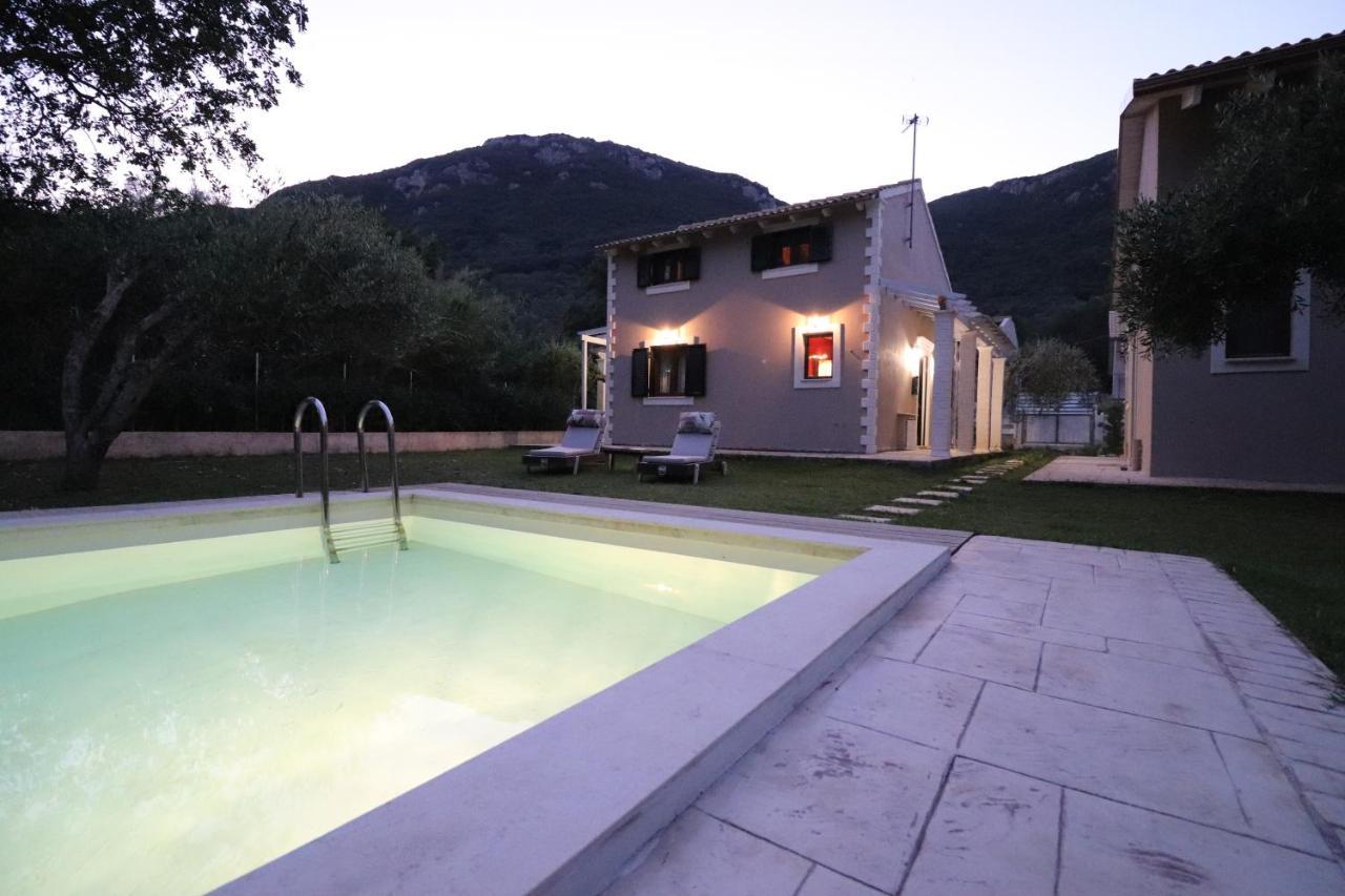 Doukádes Theonymfi Luxury Villas מראה חיצוני תמונה